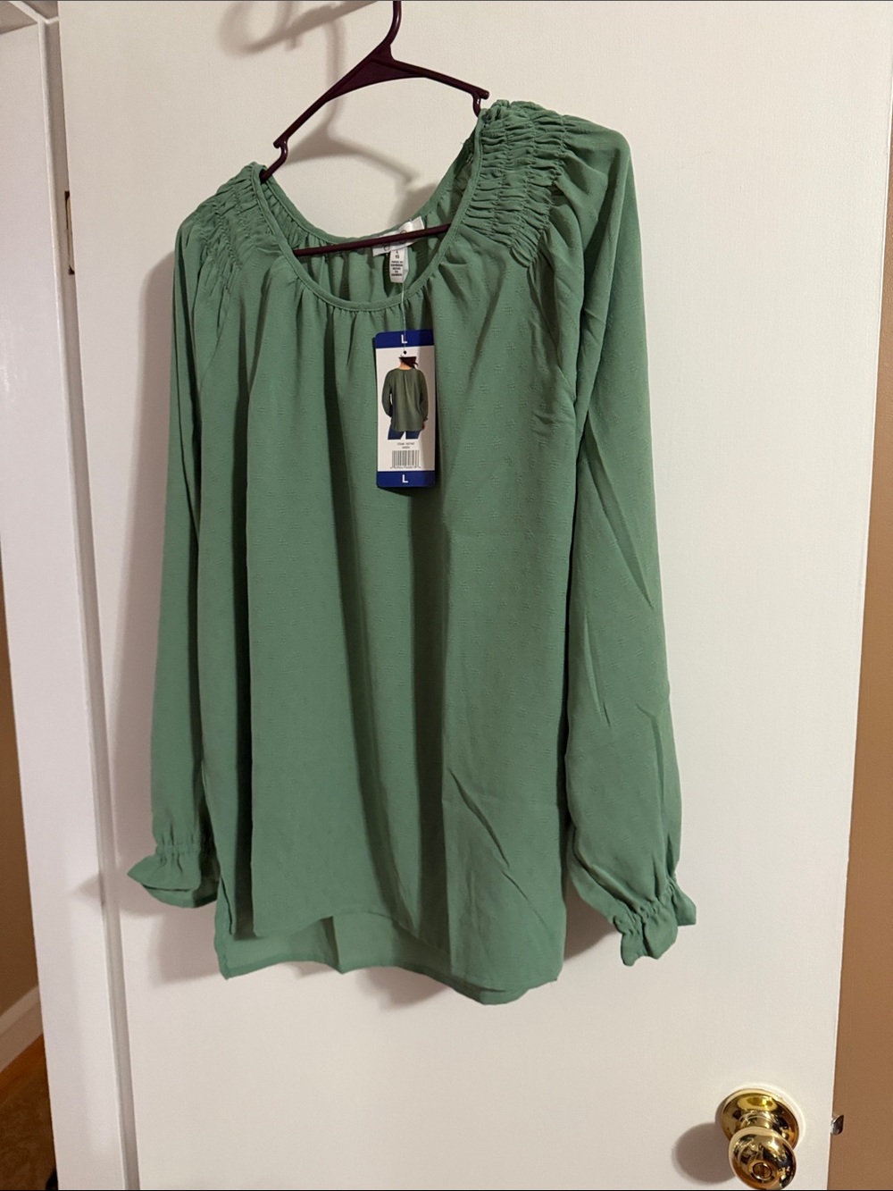 NEW Jessica Simpson Women’s Sage Green Long Sleeve Smocked Neck Blouse
